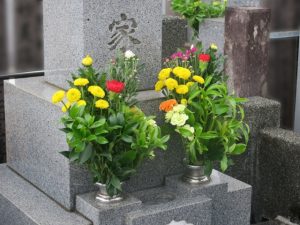 浜松・湖西・磐田のお墓参り清掃代行なら参久にお任せください！
